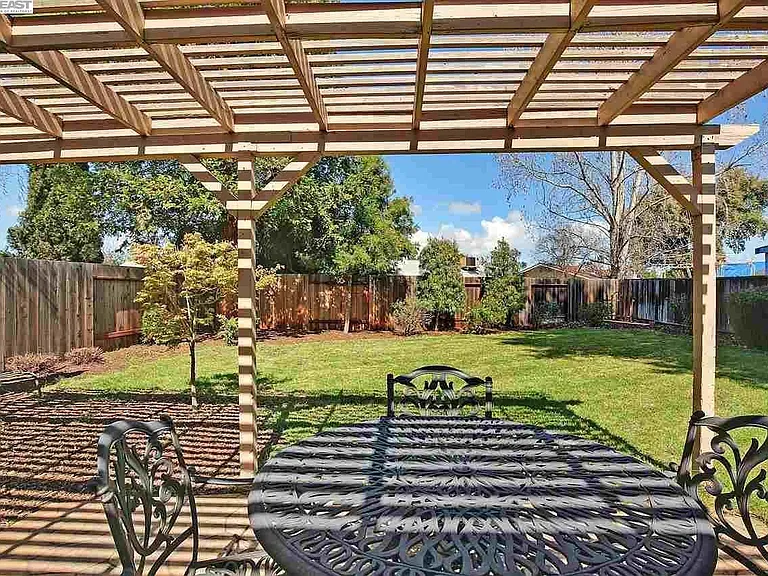 1234 Heather Ln — Photo 21