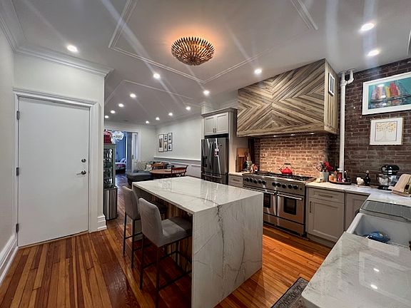 3rd image of 931 Willow Ave APT 6