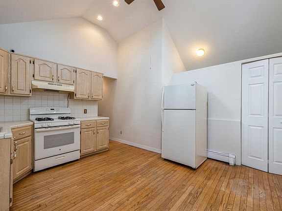 4th image of 1350 L St
