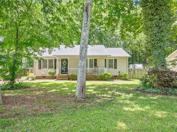 1105 W Minneola St, Gibsonville, NC 27249