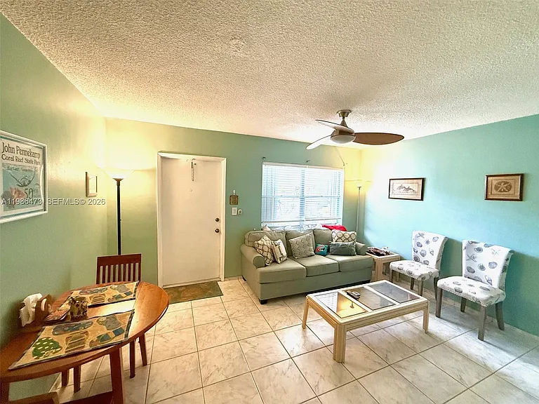 3240 NE 16th St #3 — Photo 5