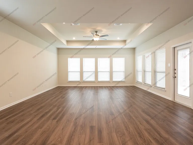 742 Friar Tuck Dr — Photo 16