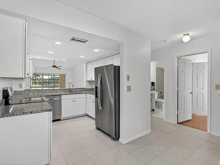 6184 SE Georgetown Pl — Photo 6