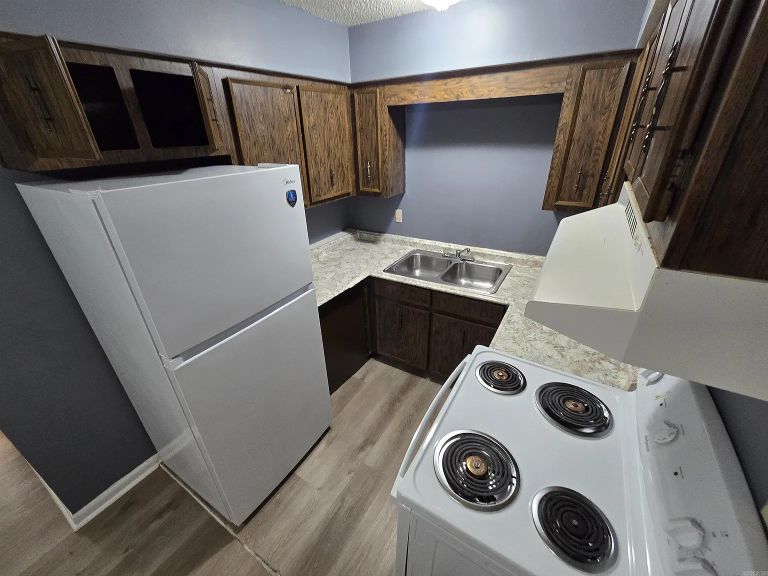 1 bed, 1.0 bath, 1372 sqft, $695 — Photo 4
