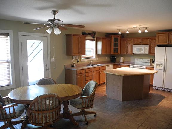5th image of 4411 Wren Wood Dr