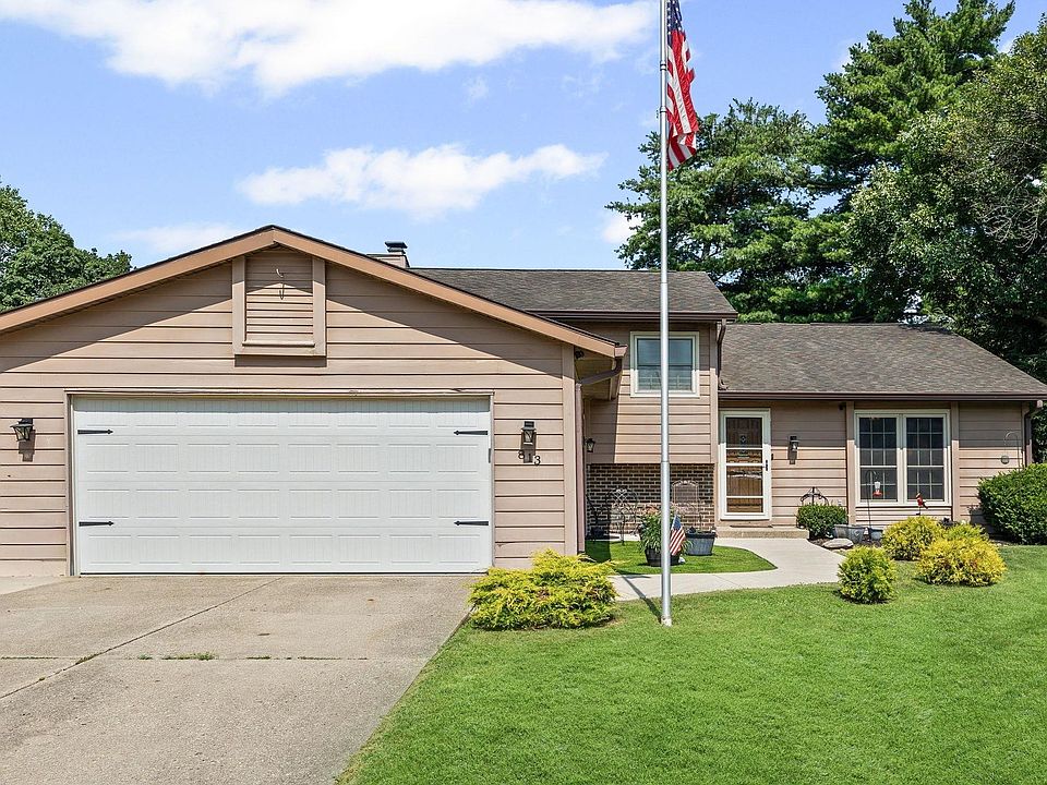 1st image of 813 Foxwood Dr