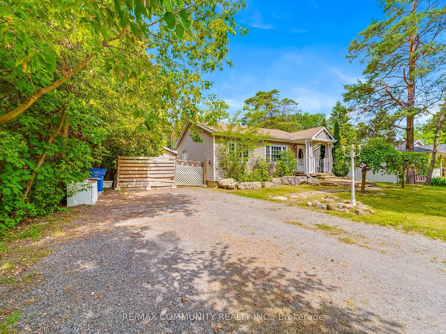4 bed, $2,700 — Photo 2