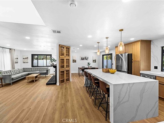 4th image of 3059 N Butterfield Rd