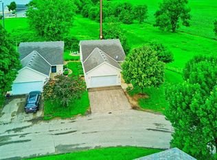 343 Perch Ln, Winsted, MN 55395
