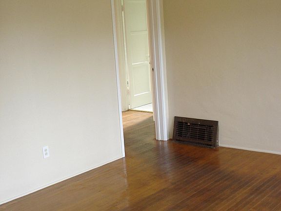 2nd image of 723 Earlham St