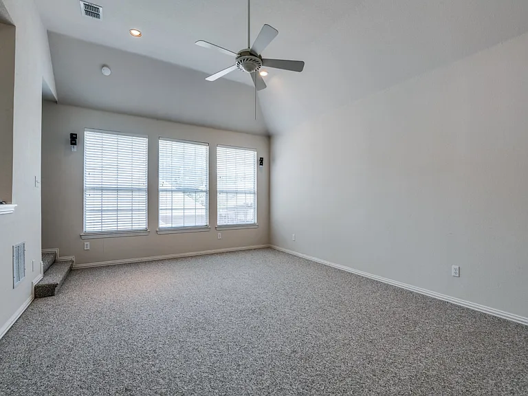 6428 Glenhollow Dr — Photo 29