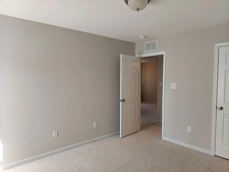 2nd floor - 2nd bedroom