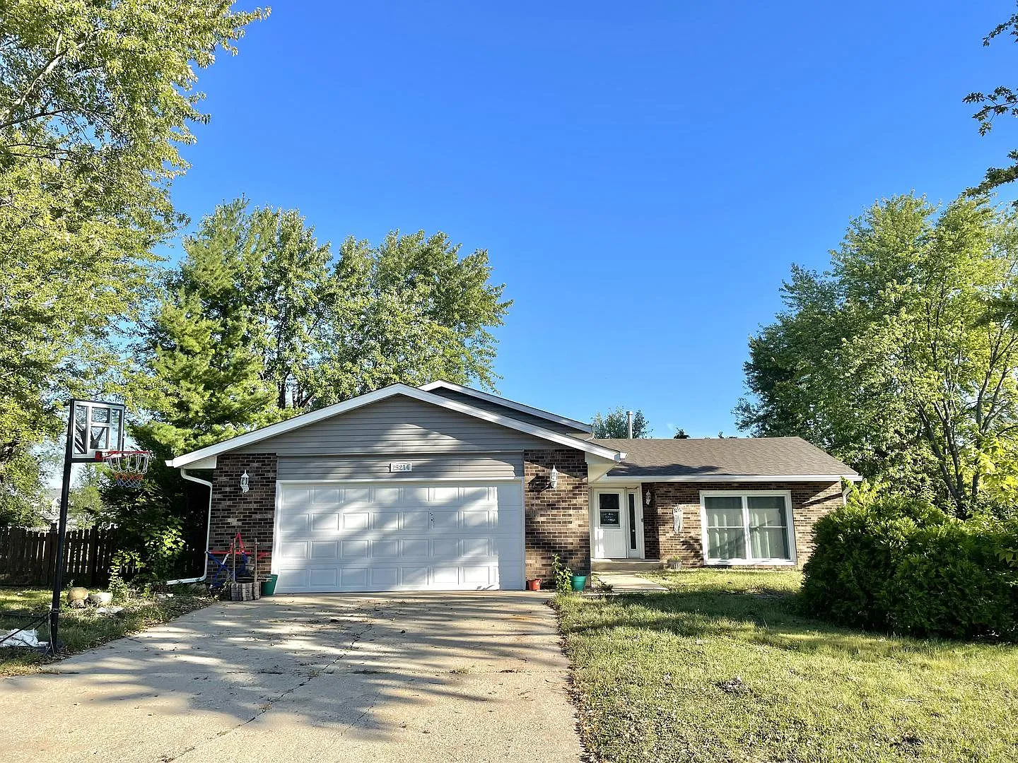 25214 W Channon Dr photo 1