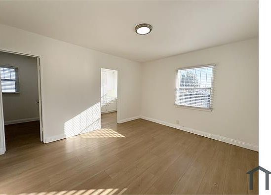 1st image of 1500 W Florence Ave #6