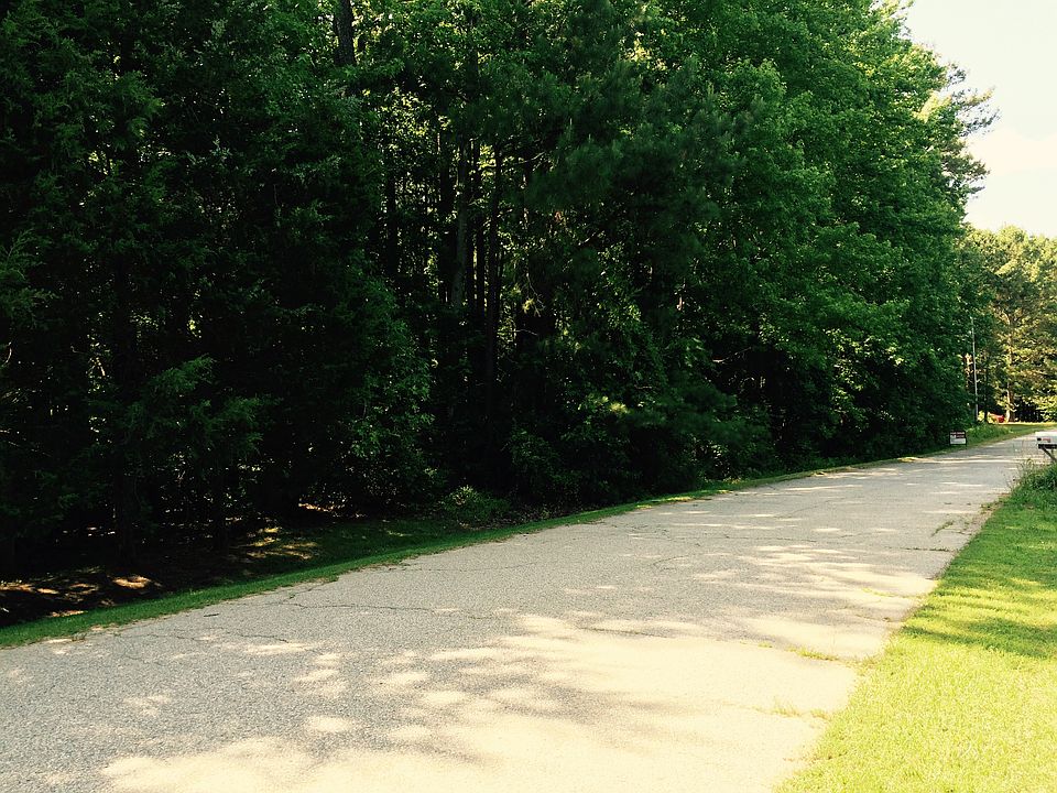 1st image of 122 N Creek Dr