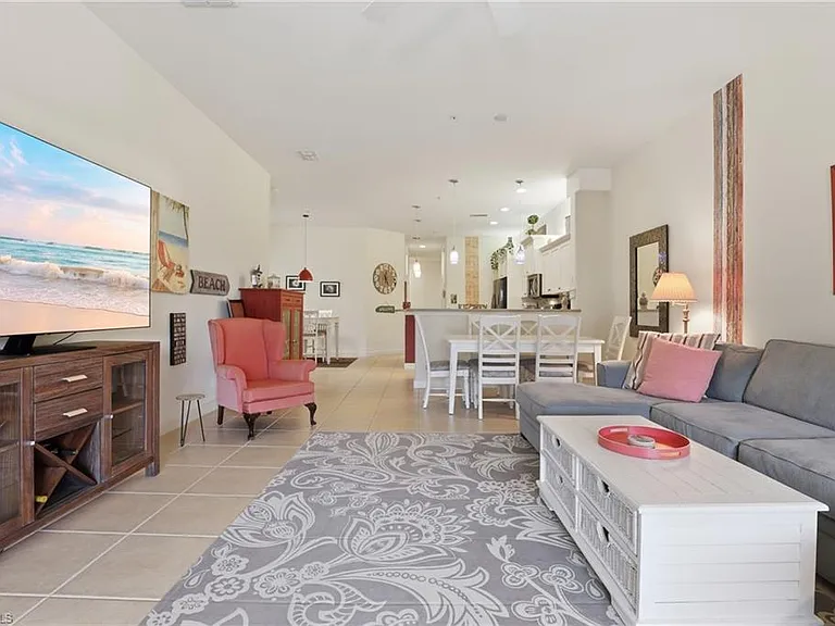 8601 Piazza Del Lago Cir #203 — Photo 7
