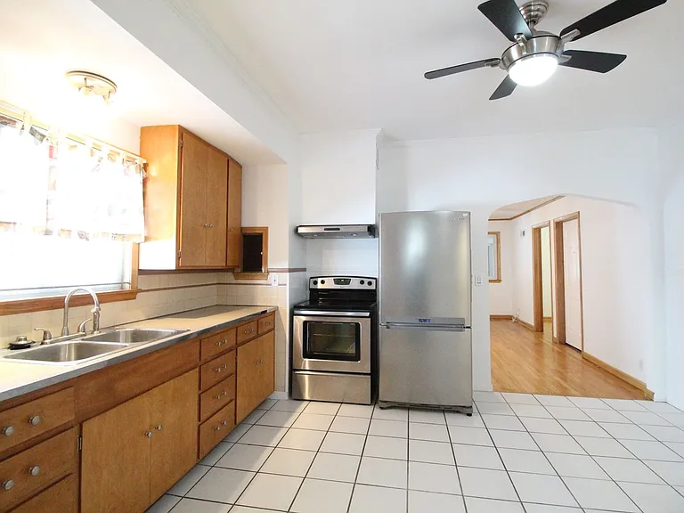 1312 W 39th St #1 — Photo 14