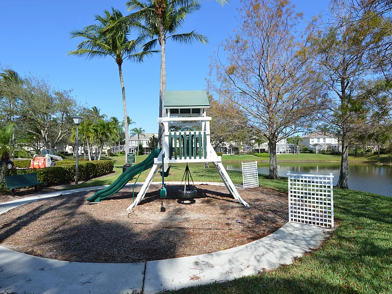 504 Capistrano Dr — Photo 42