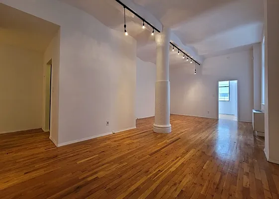 Rented by Julien Aractingi, LREB | media 16