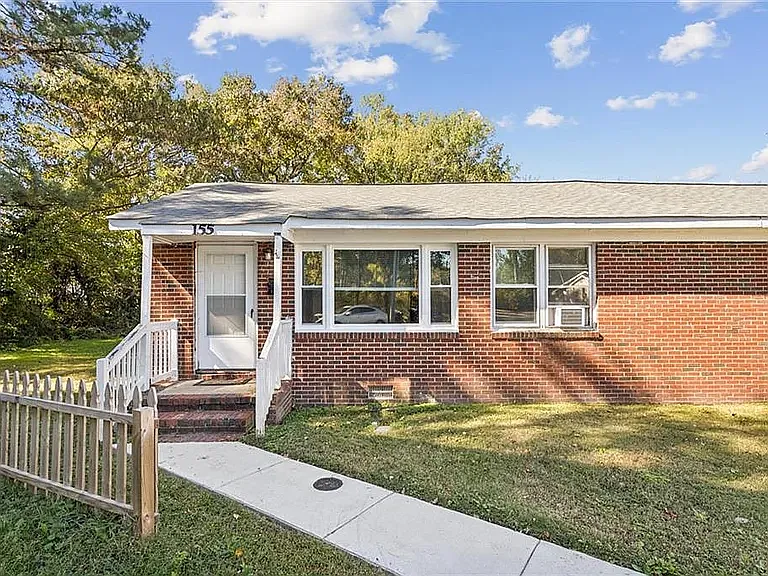 Building Photo - 159 Choate St #157