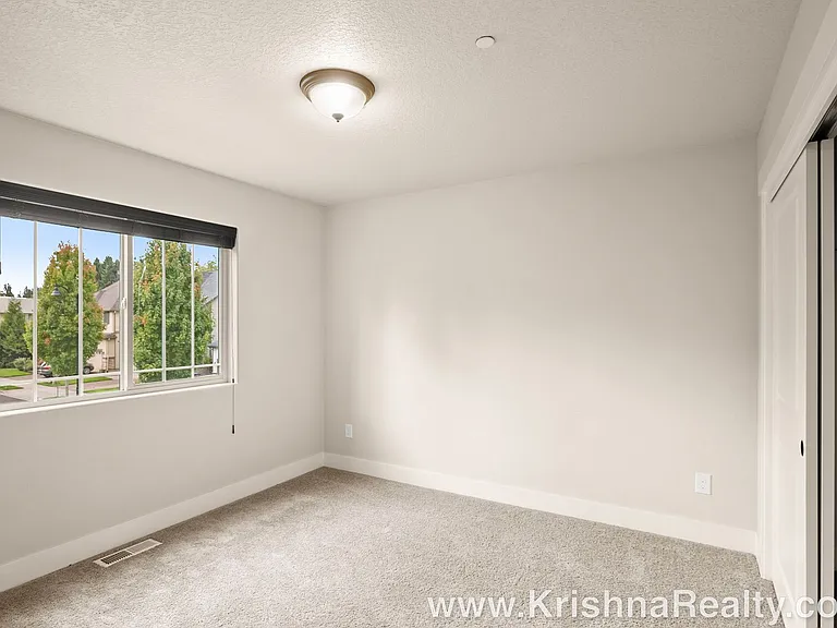 7515 NE Owens St — Photo 17