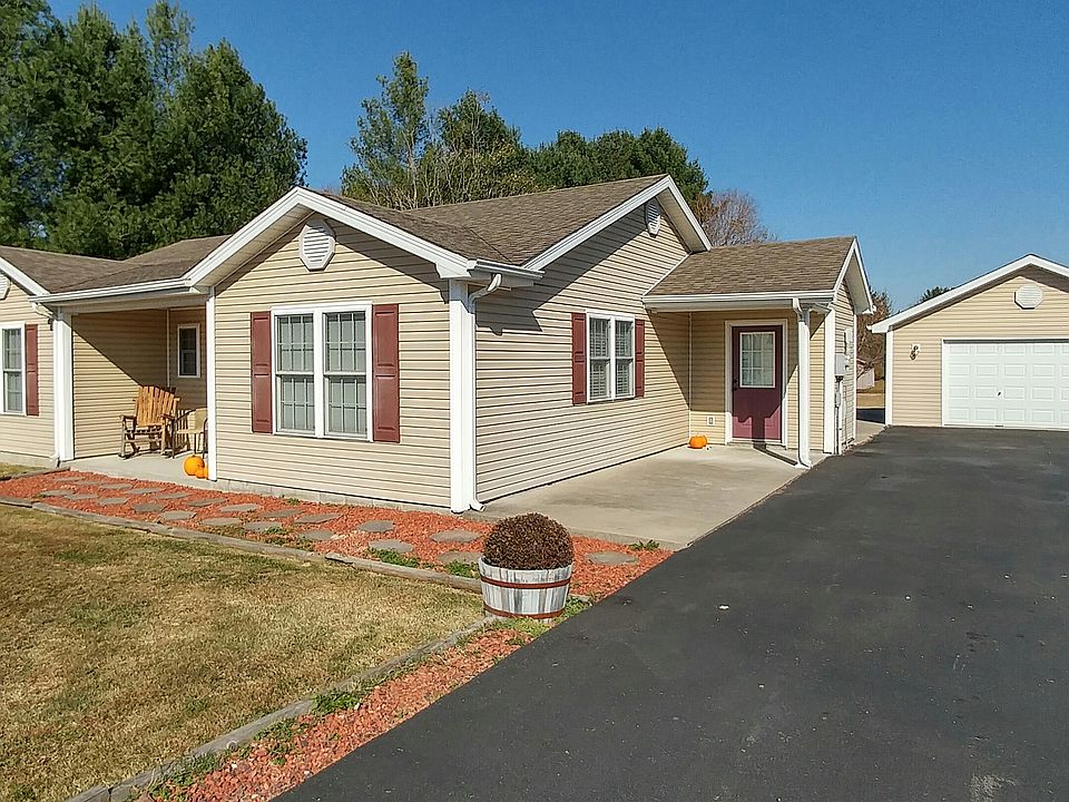 1st image of 74 Moseley Dr
