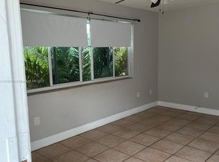 2040 NE 170th St APT 10, Miami, FL 33162
