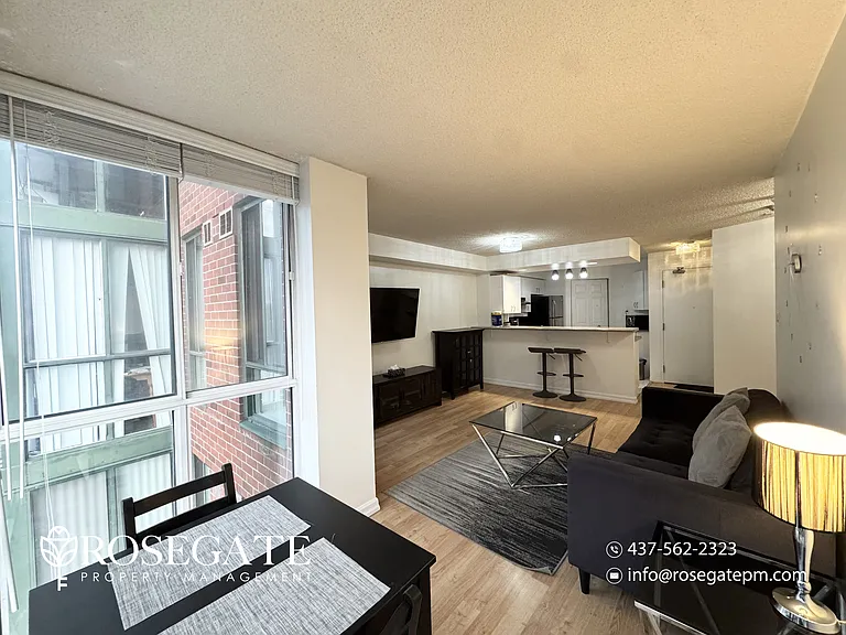 801 King St W #514 — Photo 13