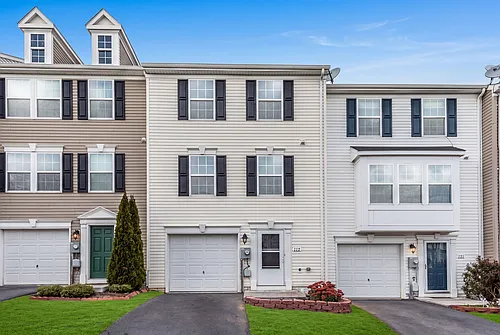 119 Monticello Sq Photo 1