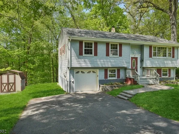 196 Glenside Trl, Byram Twp., NJ 07871