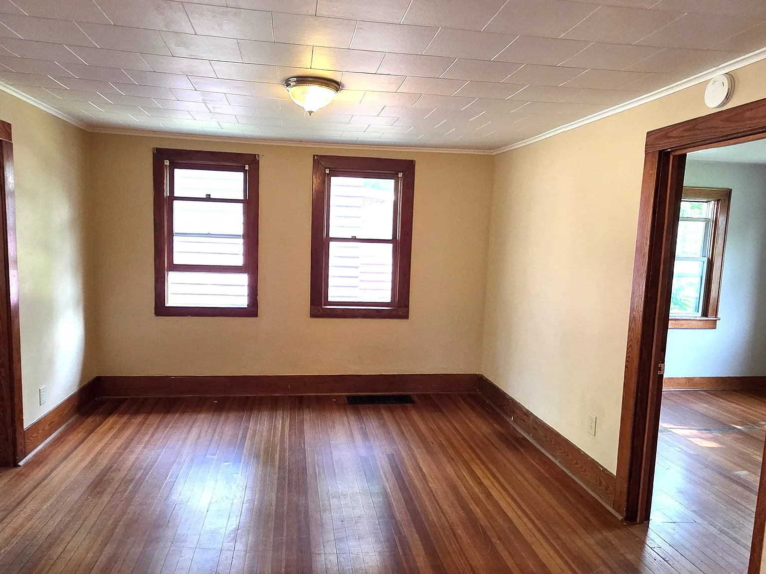 4 bed, 1561 sqft, $2,600 — Photo 3