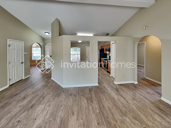 4th image of 13073 Twin Springs Ct