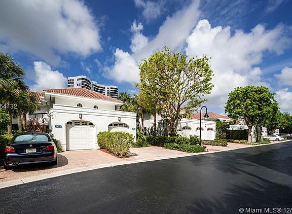 3rd image of 3475 Mystic Pointe Dr #9