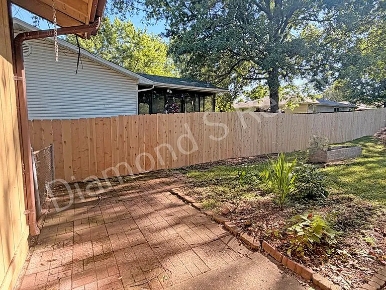 2750 N Howard Ave — Photo 19