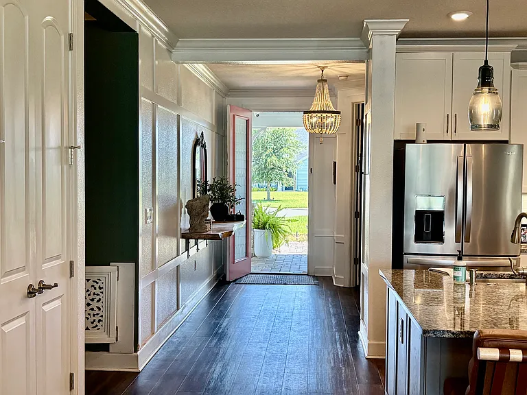 Kitchen Foyer