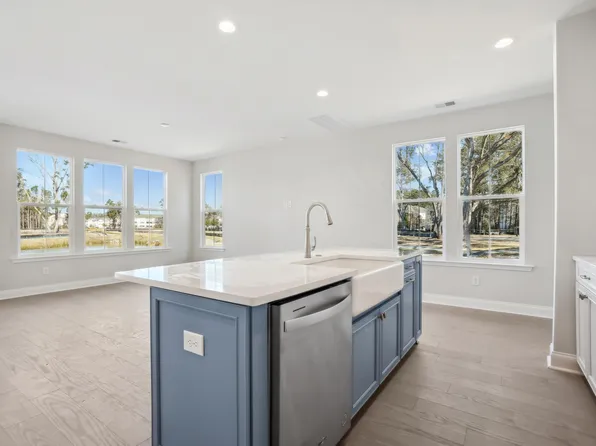 104 Hawthorne Landing Dr, Goose Creek, SC 29445