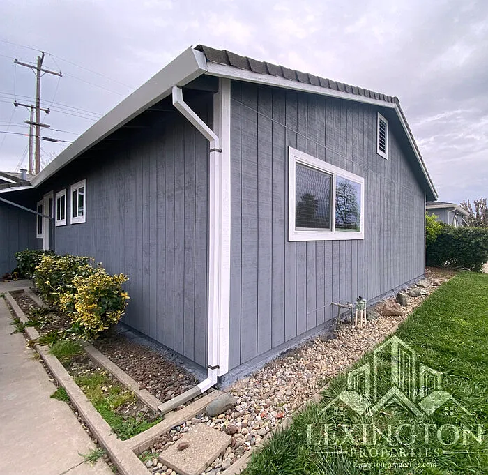 3 bed, 2.0 bath, 1080 sqft, $2,550 — Photo 3