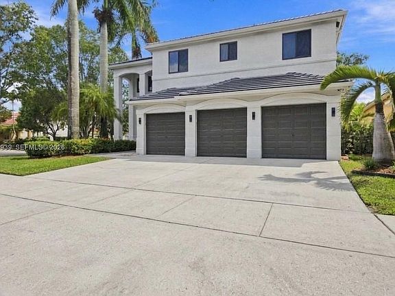 3rd image of 1073 Allamanda Way