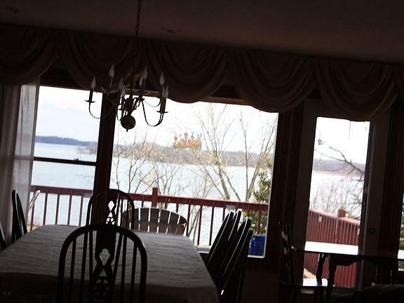 Dining south   Lake views 