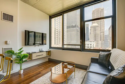 235 W Van Buren St #22-ID1546220P Photo 1
