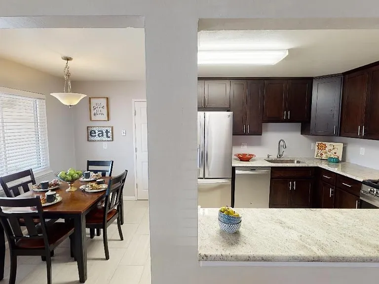 894 Santa Cruz Dr — Photo 5
