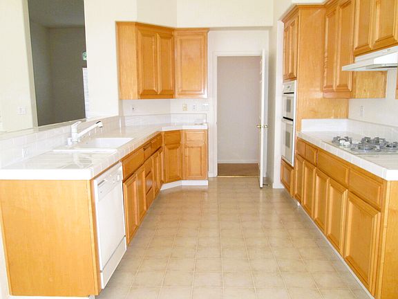 1555 Kitchen2_06252025