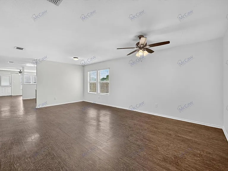 1608 Diamond Lake Trl — Photo 3