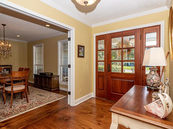 5th image of 856 Somerset Dr