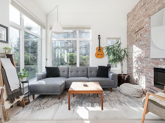 4th image of 260 Salter St #110