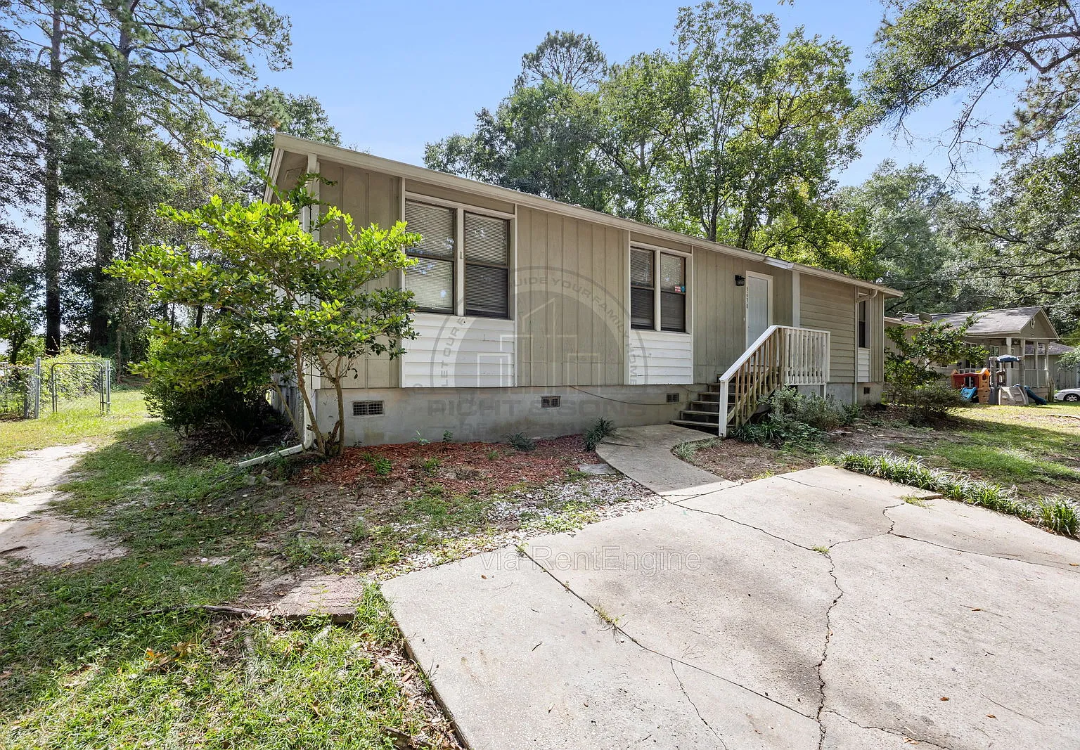 4 bed, 2.0 bath, 1266 sqft, $1,800 — Photo 1