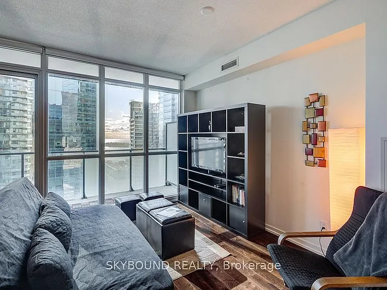 55 Bremner Blvd #2709 — Photo 28