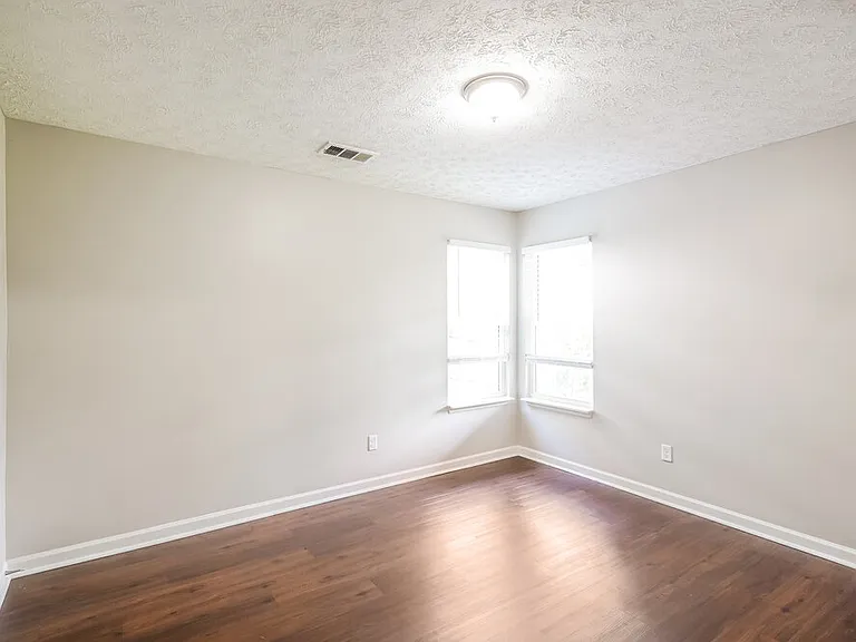 1207 Cedarbend Dr — Photo 12