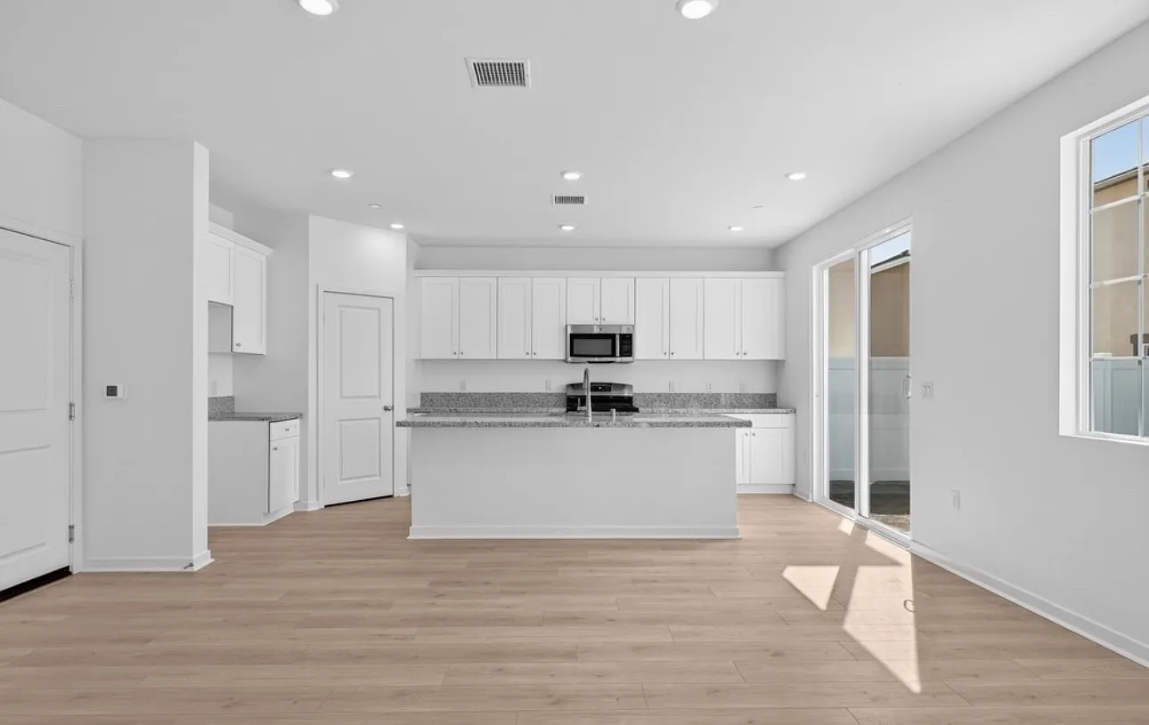 4 bed, 2375 sqft, $3,500 — Photo 3