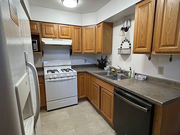 2nd image of 329 Hilltop Ct #A
